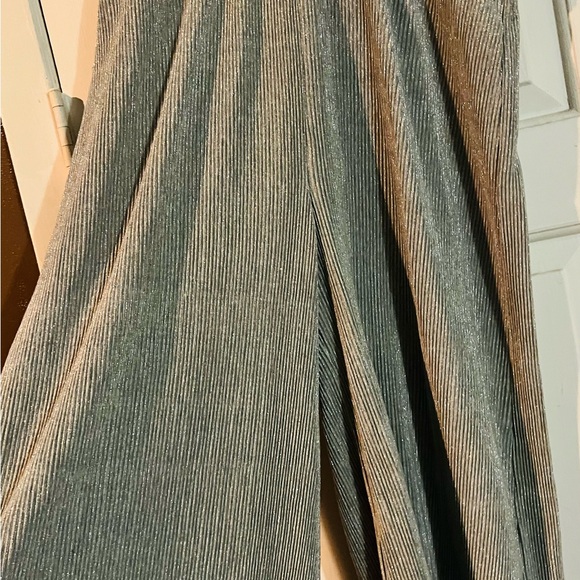 Elegant Metallic Stretchy pants - Picture 3 of 6